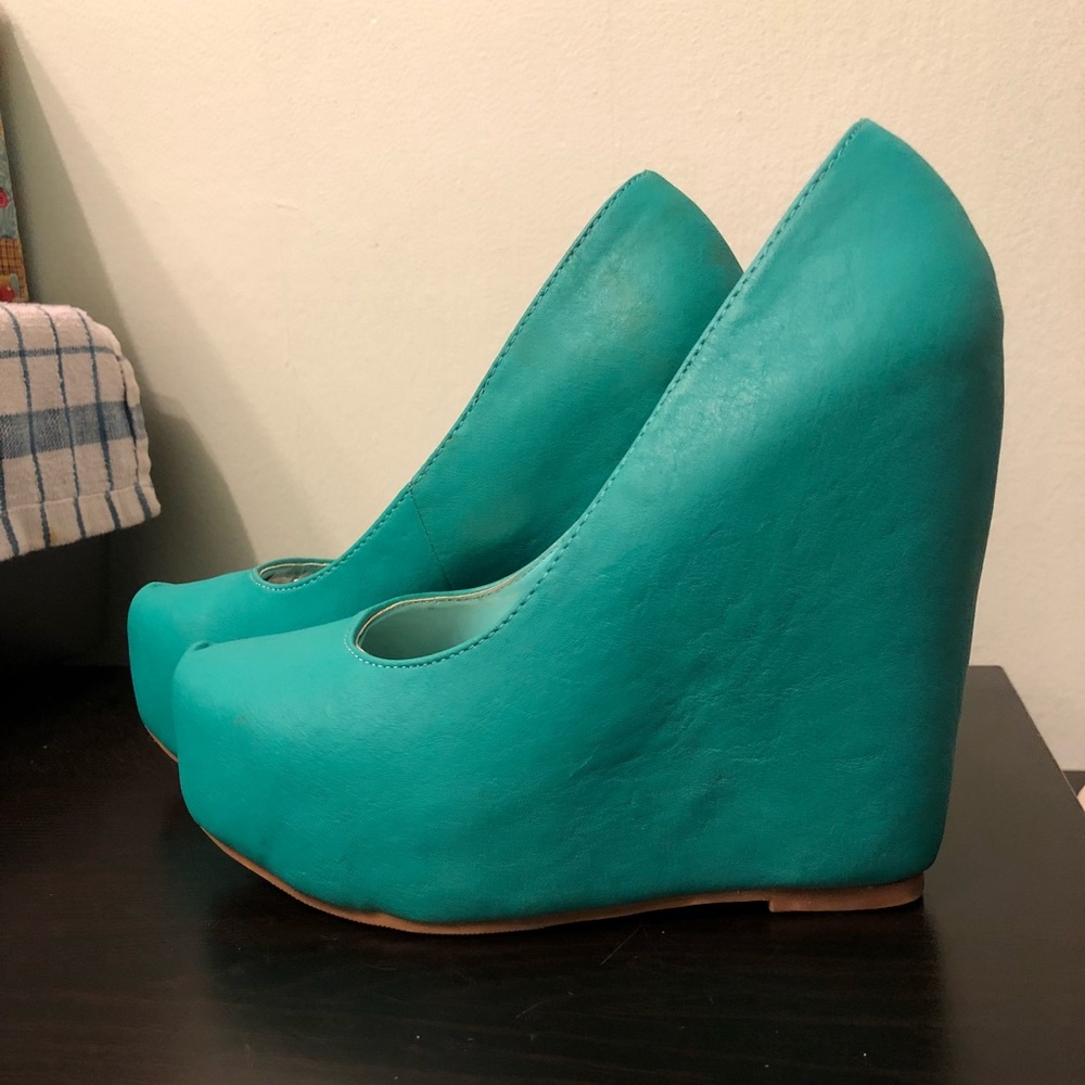 Betsey johnson turquoise wedges
